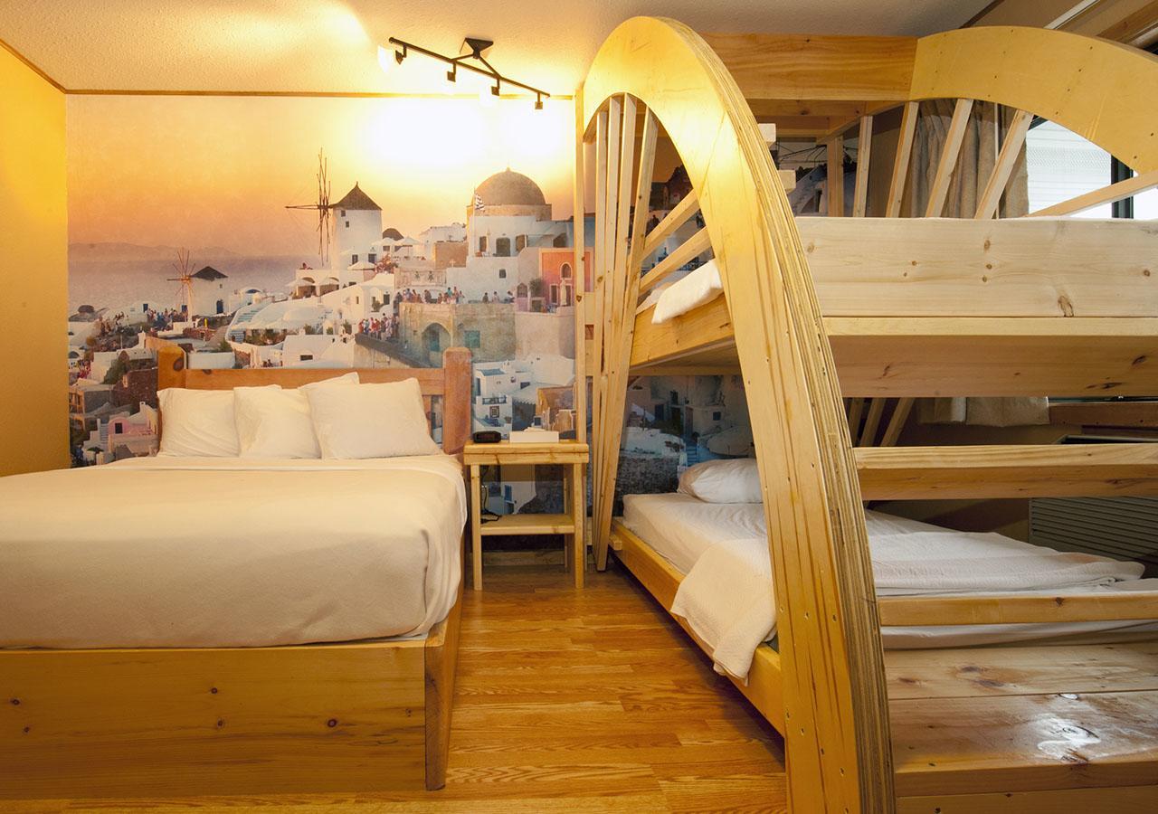 Resort Room 1 Queen Bunk includes water & theme park passes,1070312428:JPEG
